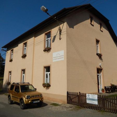PENZION MANĚTÍN u Sv. Barbory Exteriér fotografie