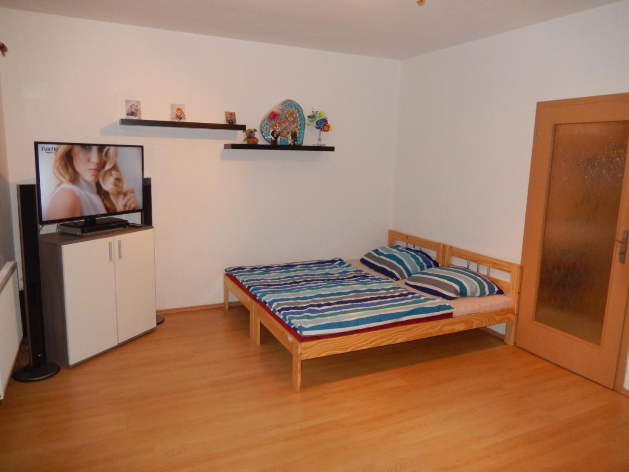 PENZION MANĚTÍN u Sv. Barbory Exteriér fotografie